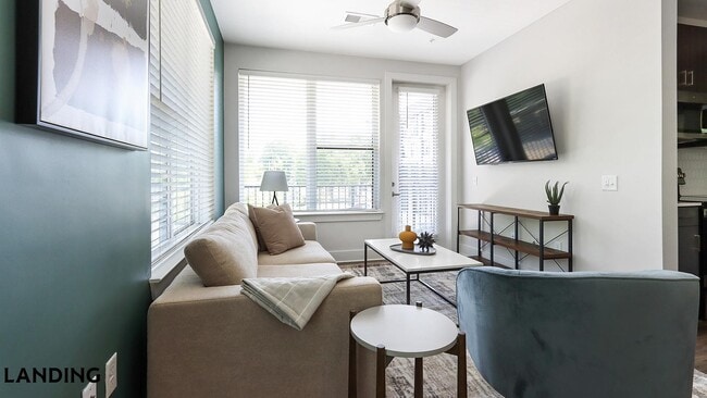 2201 Glenwood Ave SE Unit 1212