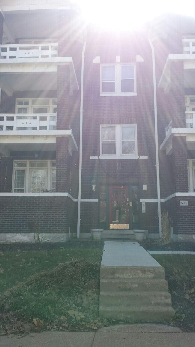 Building Photo - 6012 McPherson Ave Unit 3W