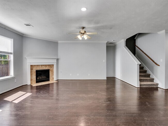 Photo - 114 N Hawkhurst Cir