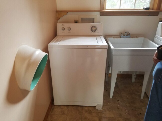 Photo - 138 Sherwood Dr Unit Apt B