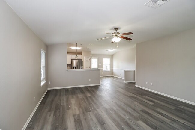 Photo - 223 Legends of Hutto Tr