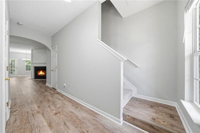 Photo - 5682 Lawley Rd
