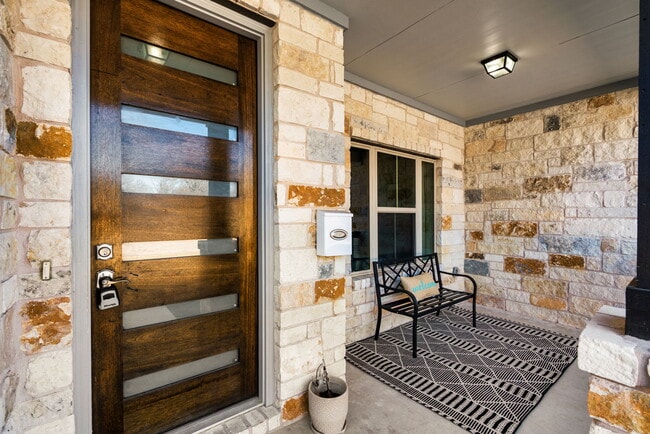 Photo - 1413 Circle Dr