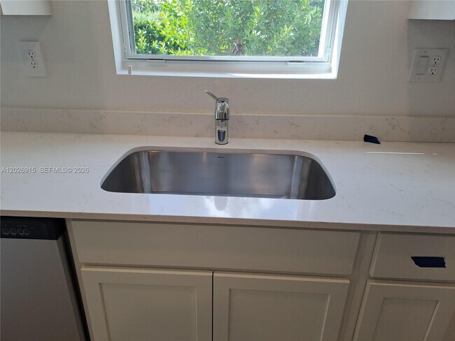 Photo - 408 NE 1st St