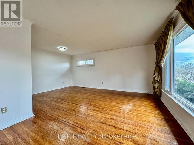 Photo - 29 Bayview Pkwy