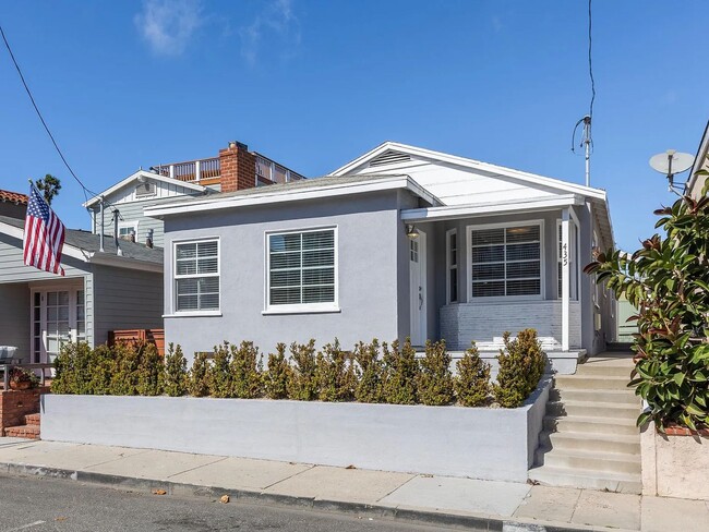Building Photo - Charming 3BD/2BA Hermosa Beach Bungalow Rental