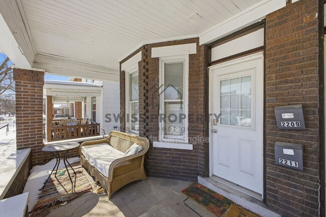 Photo - 2211 Summit St