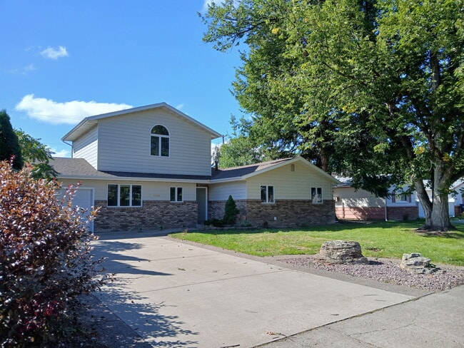 Building Photo - 4424 6th Ave S