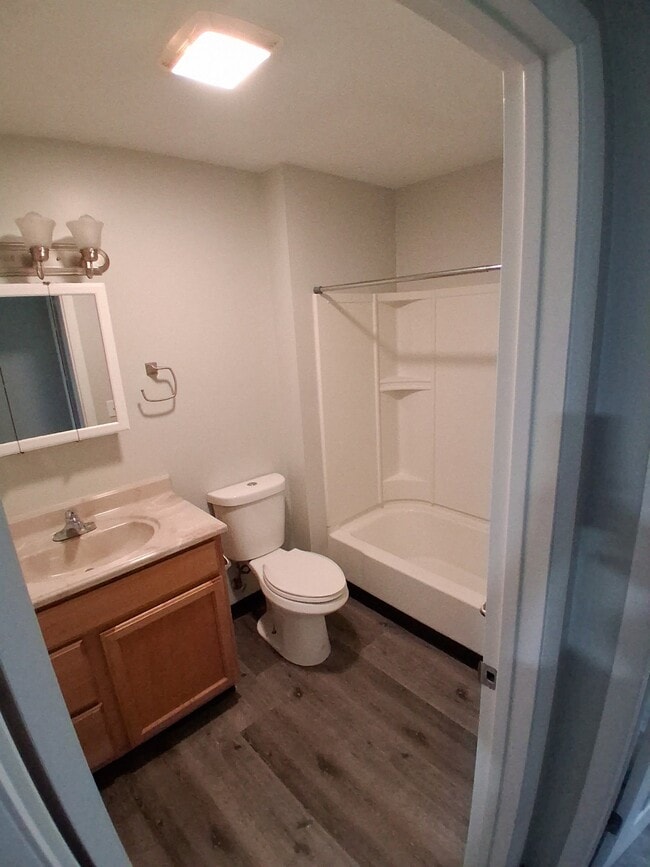 Photo - 204 Grand Ave Unidad 15