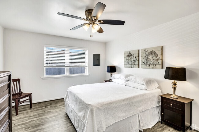 1BR, 1BA - 700SF - Kitchen - Sandy Bay Apartments (Furnished)