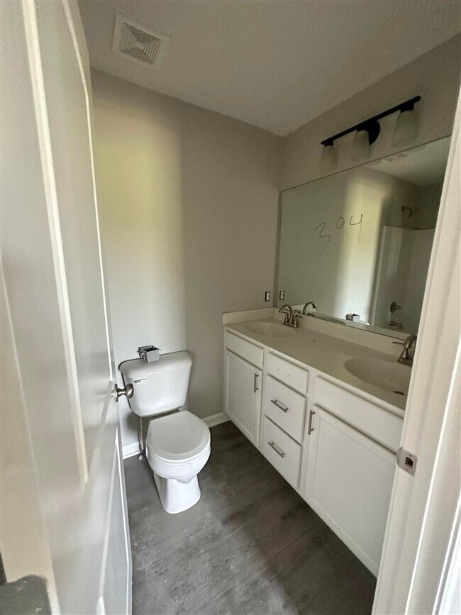 Photo - 394 Halifax-Settle Rd