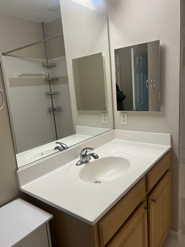 Photo - Crystal City 1 bedroom 1 bath condo