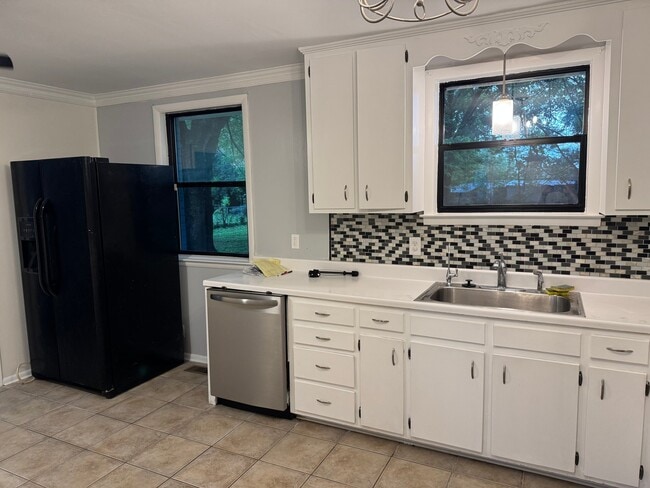 112 William Dr