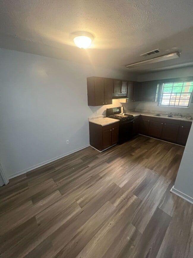 Photo - 2107 Thousand Oaks Dr Unidad A