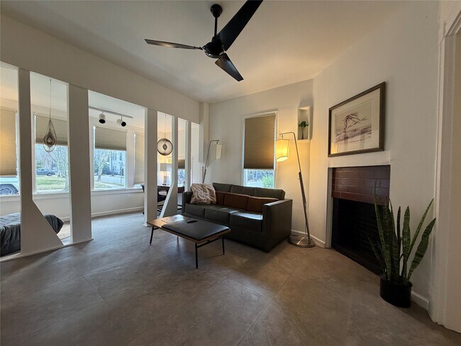 Photo - 318 Hyde Park Blvd Unidad A