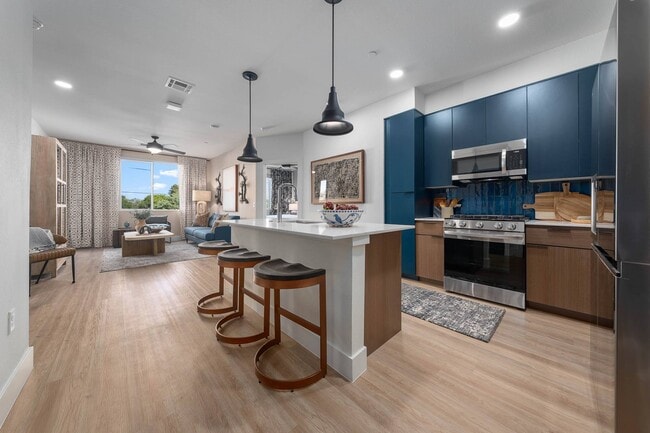 Building Photo - Aura Uptown