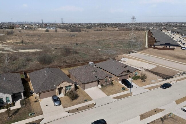 Building Photo - 8425 Wildwest Dr