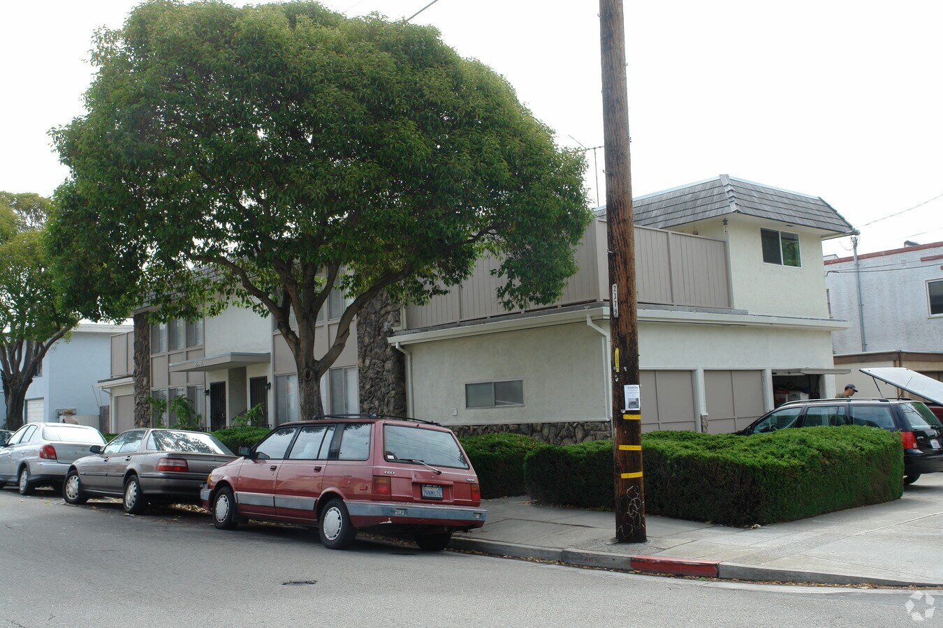 Photo - 6500 Central