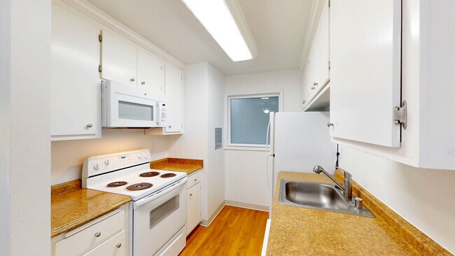 Photo - 521 Alameda del Prado Unit 323