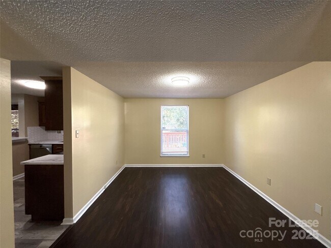 Photo - 2015 Bantry Ln