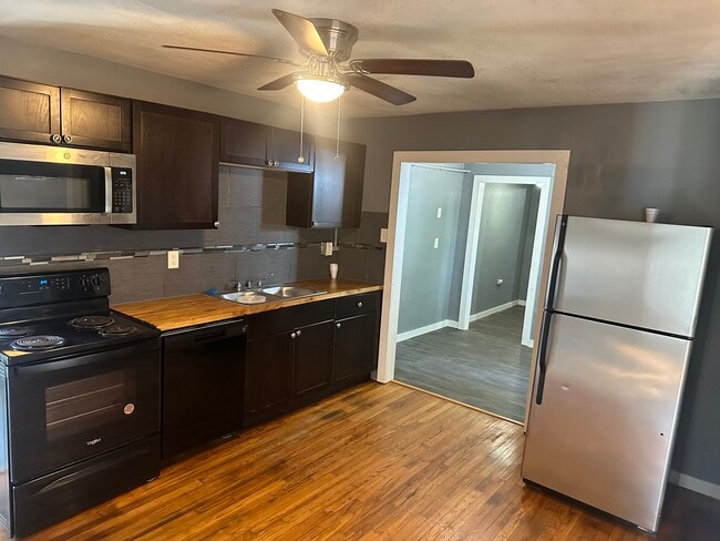 Building Photo - 311 Glamis Ave Unit 311 Glamis  # 2