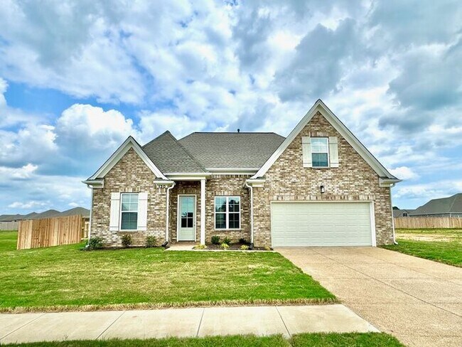 OPEN HOUSE! Now Leasing a 5-bedrom 3 bath home in Somerville, TN. Available Now!