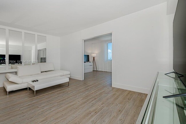 Photo - 2301 Collins Ave Unit 1528