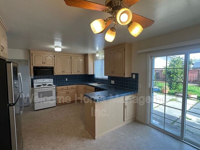 Photo - 15184 Norton St