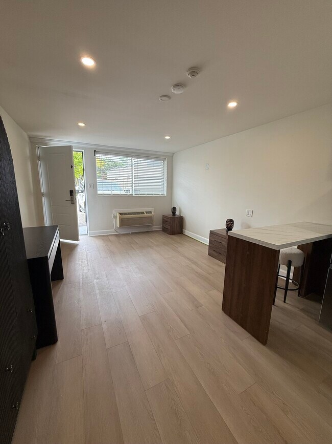 Photo - 7800 Lundy's Ln Unit 105