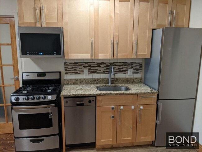 Building Photo - 621-623 Middle Neck Road Unit 3 Rental