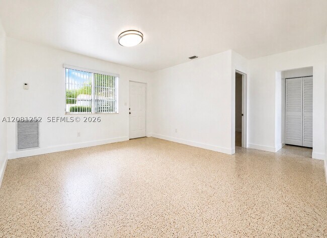 212 Northwest Dr Unit 214
