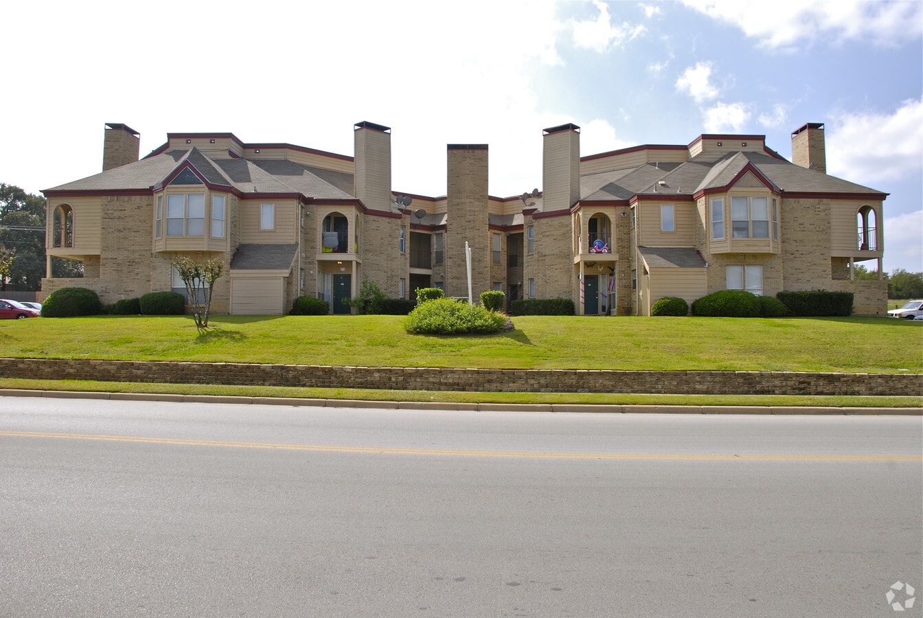 Aspen Oaks - Aspen Oaks Apartments