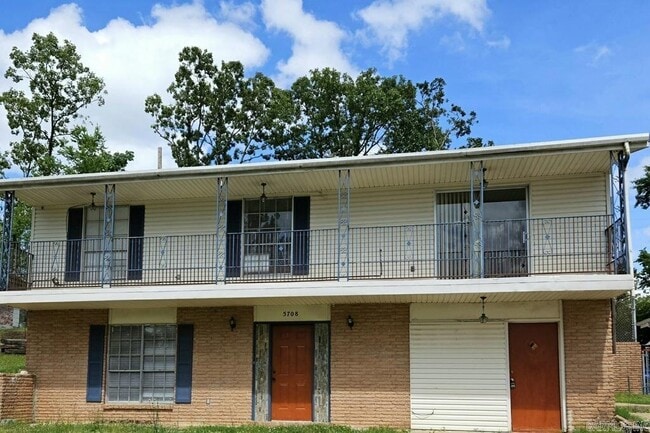 Building Photo - 5708 Shamrock Dr Rental