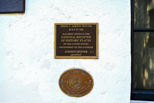 Photo - 801 Hibiscus St