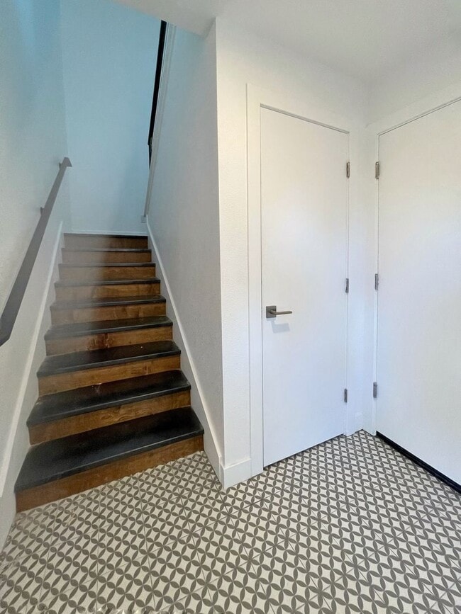 Photo - Striking 2BD/2.5 Bath Townhome in MidTown ...