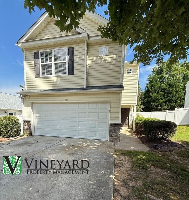 Building Photo - 242 Silver Ridge Dr Rental