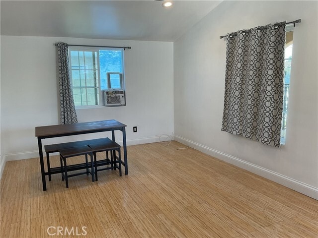 Photo - 1415 W 223rd St