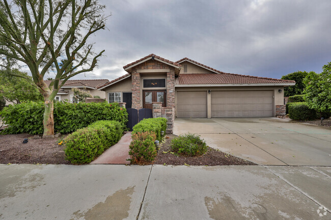 Building Photo - 45270 Birchcrest Cir Rental