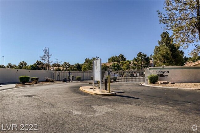 Building Photo - 2 Bedroom Located in Canyon Willow! Rental