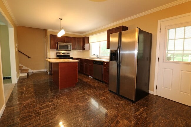 Photo - 2815 Ashwood Dr