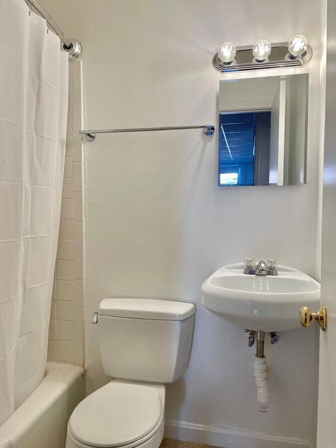 Photo - Charming Back Bay Studio – Bright & Sunny ... Rental