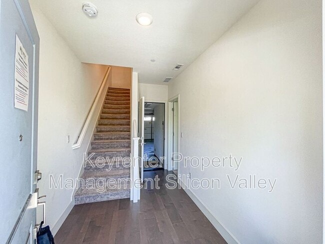 Photo - 37549 Willow St