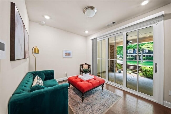 Photo - 1829 La Dawn Ln NW