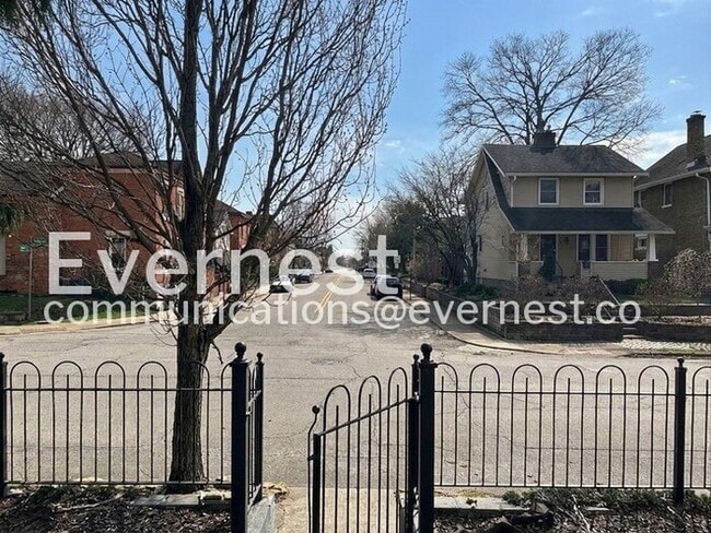 Photo - 112 Hanford St Unidad a