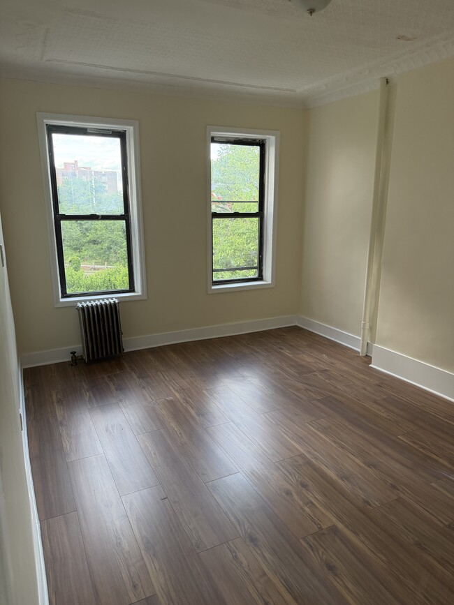 Building Photo - 3319 Avenue I Unit 3rd Floor