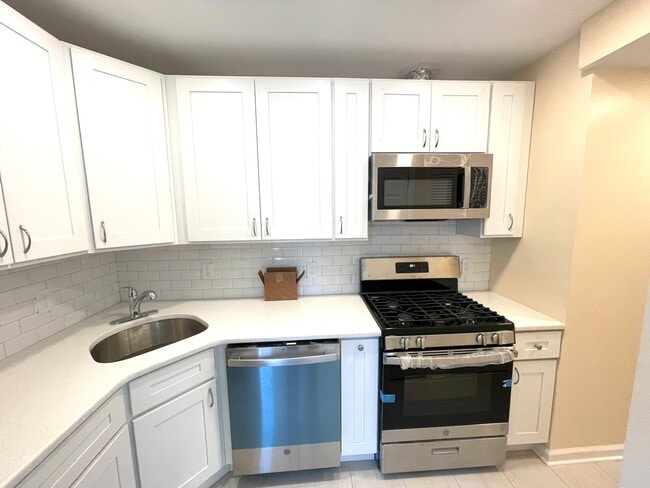 Building Photo - 619 Union Ave Unit 2B Rental
