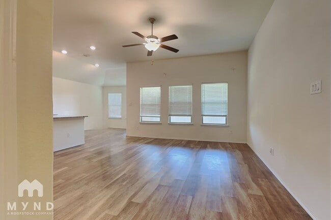 9100 Zubia Ln