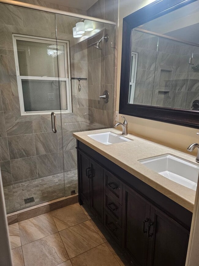 Photo - 1768-70 Oliver Ave Unit 1768