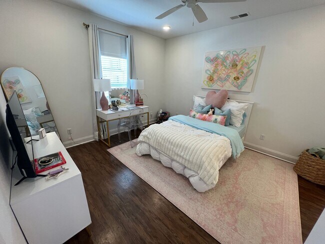 Photo - 3 bed 3.5 bath in South Grove!