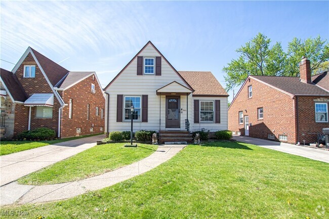 Building Photo - 7611 Ivandale Dr Rental